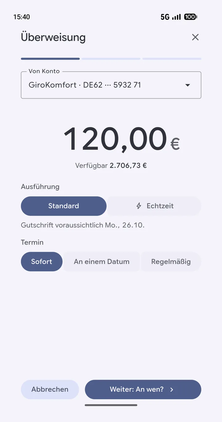 Eine Überweisung in Girovo: das Konto, der Betrag groß in der Mitte, Verfügbar, Ausführung als Standard oder Echtzeit und der Termin.